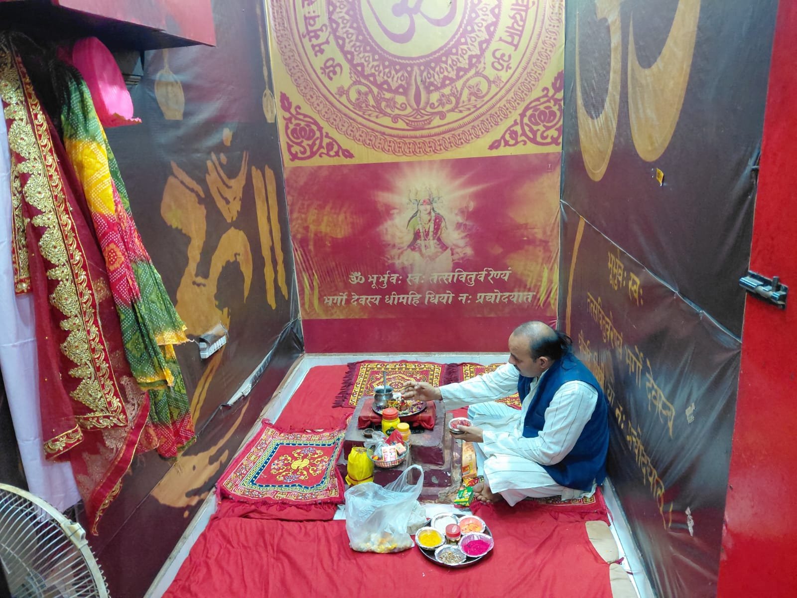 Real Arya Samaj Mandir interior with priest hawan Delhi